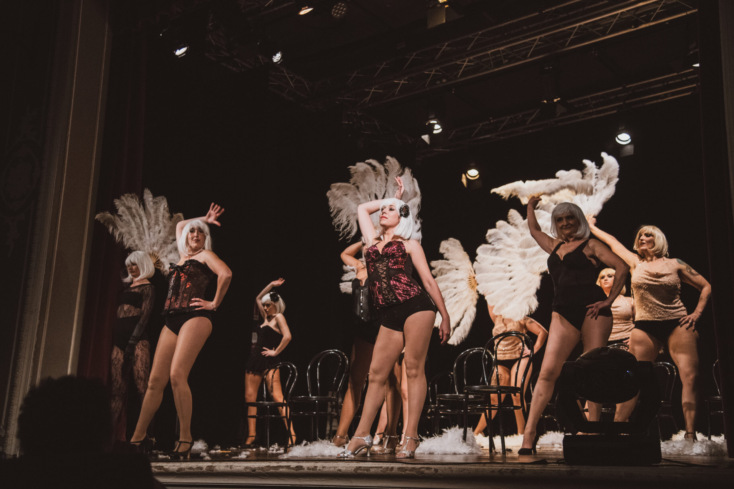 BURLESQUE CABARET RETRÓ